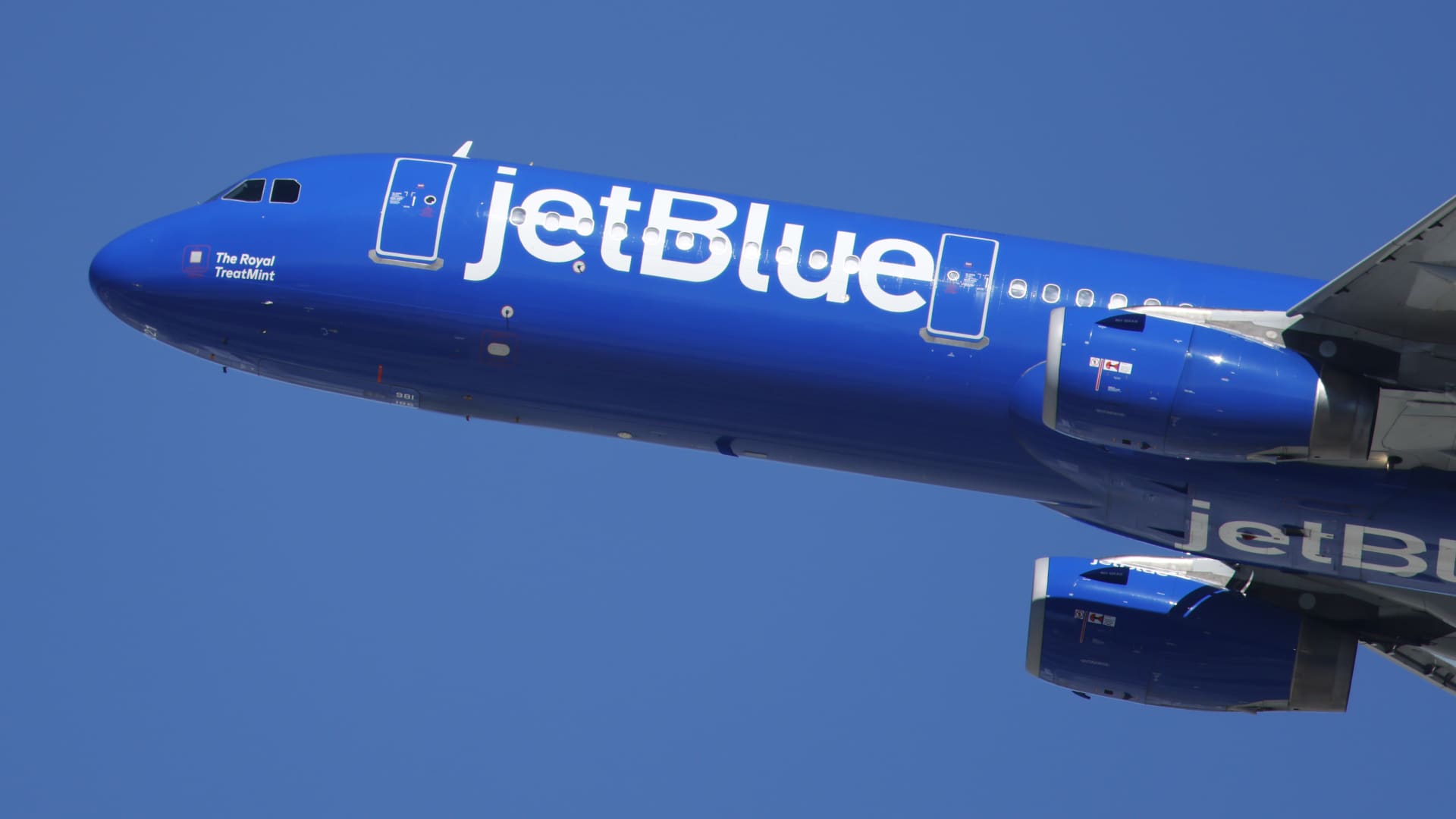 JetBlue is full-steam ahead on Fort Lauderdale, regardless of Spirit's fate