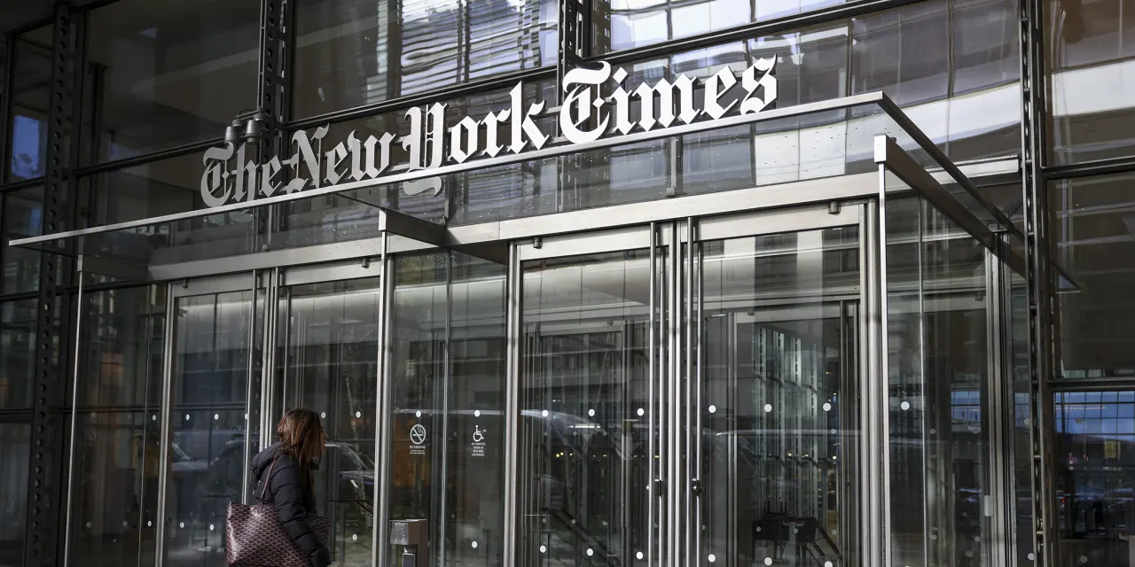 Berkshire Hathaway Bets on the New York Times. Buffett Wins Again.