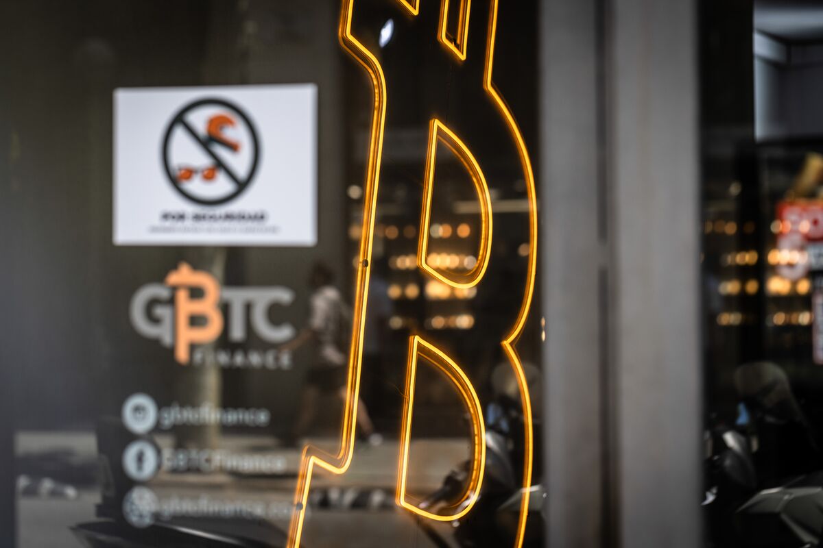 Crypto Hit by Bitcoin Whales Dumping $45 Billion in Market Bets