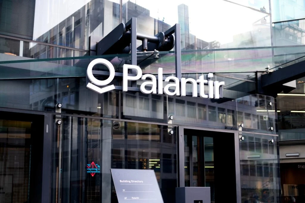 Palantir Stock Tanks 10% As CEO Sell Plan, Defense Budget Cuts Spark Sell-Off