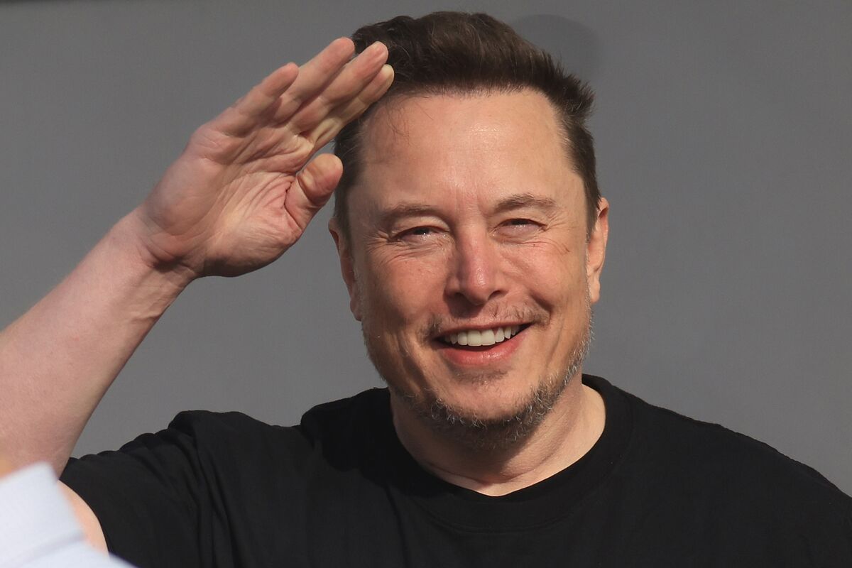 Tesla: Can Musk's Robotaxi Dream Help EV Maker Fix Its Troubles? - Bloomberg