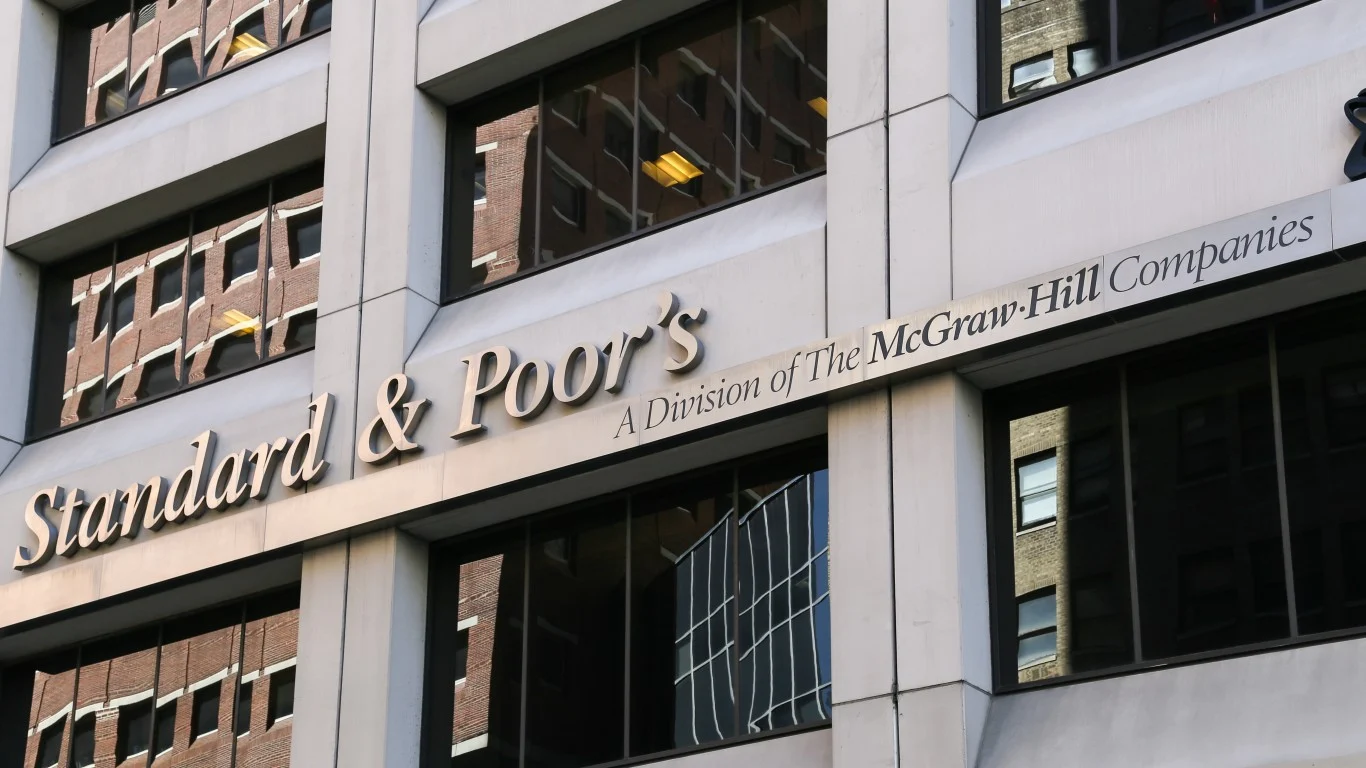 Two Funds Promise 20% Income From the S&P 500. One Caps Your Upside, One Doesn't, and It Charges Less