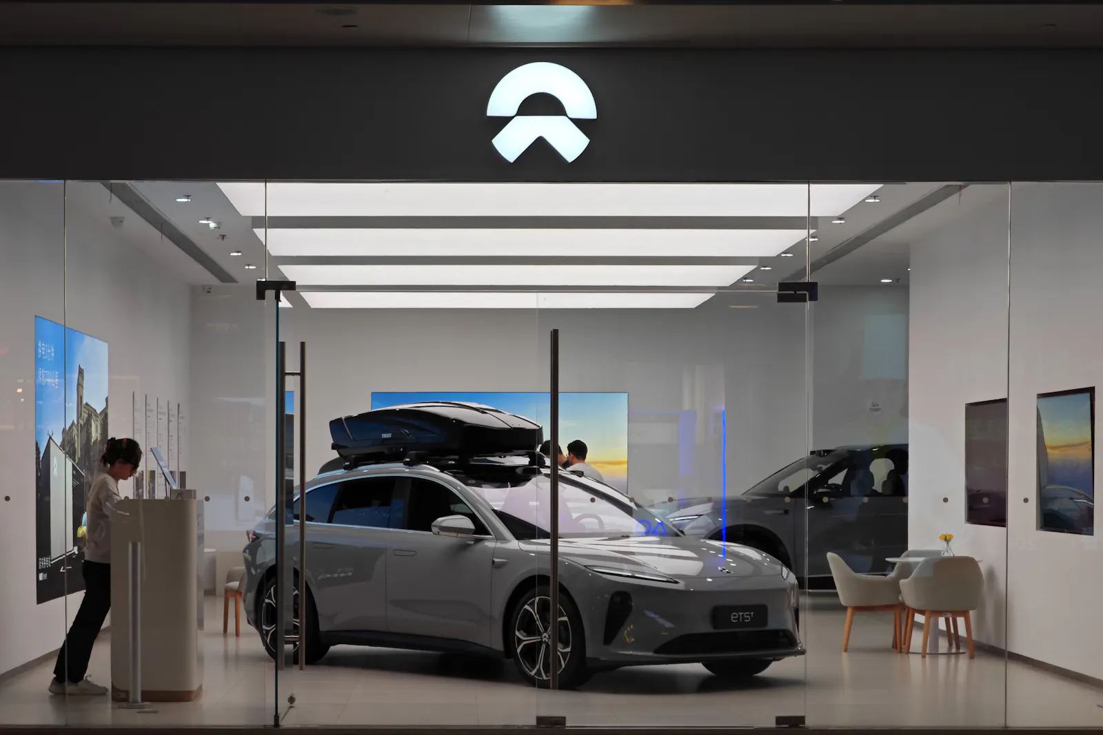 Nio climbs following a more than 60% jump in weekly registrations in China
