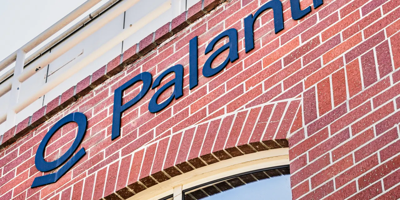 Palantir Stock Continues to Fall. Not Even President Trump Can Erase the Losses.