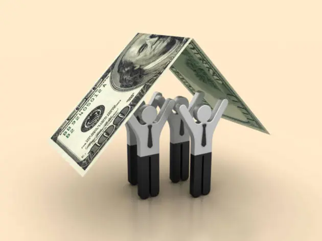 Realty Income stock nears its 52-week low: Is selloff a buying chance?