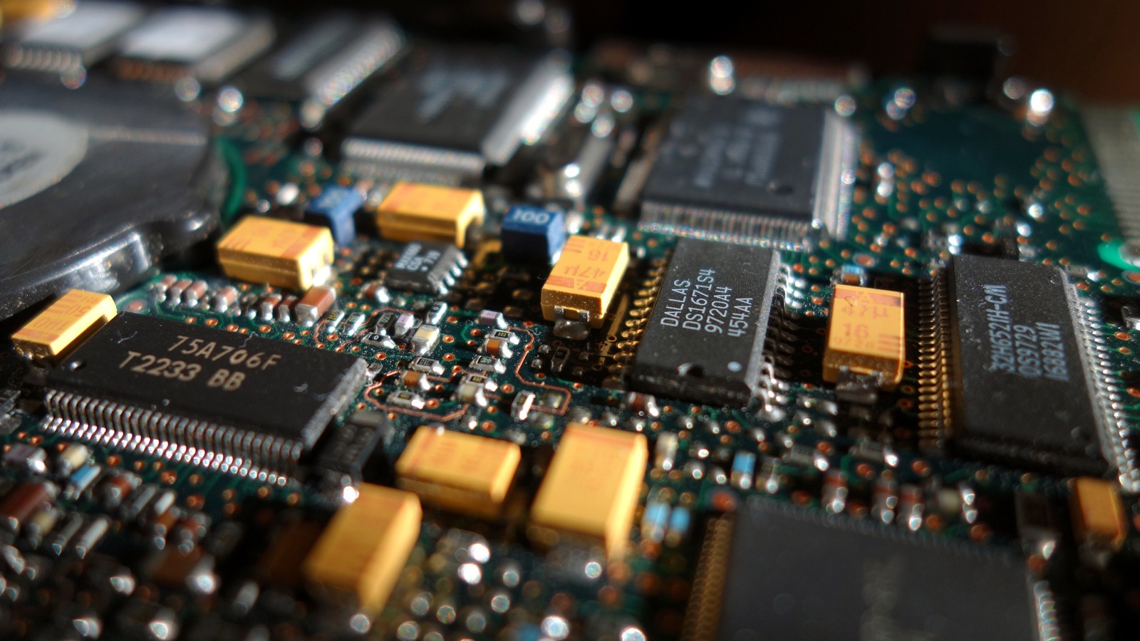 ON Semi Stock Faces Earnings Test As Valuation Draws Scrutiny