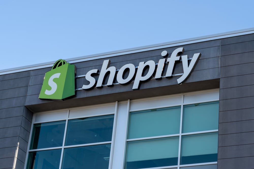 Shopify Stock Edges Lower Friday: What's Going On?
