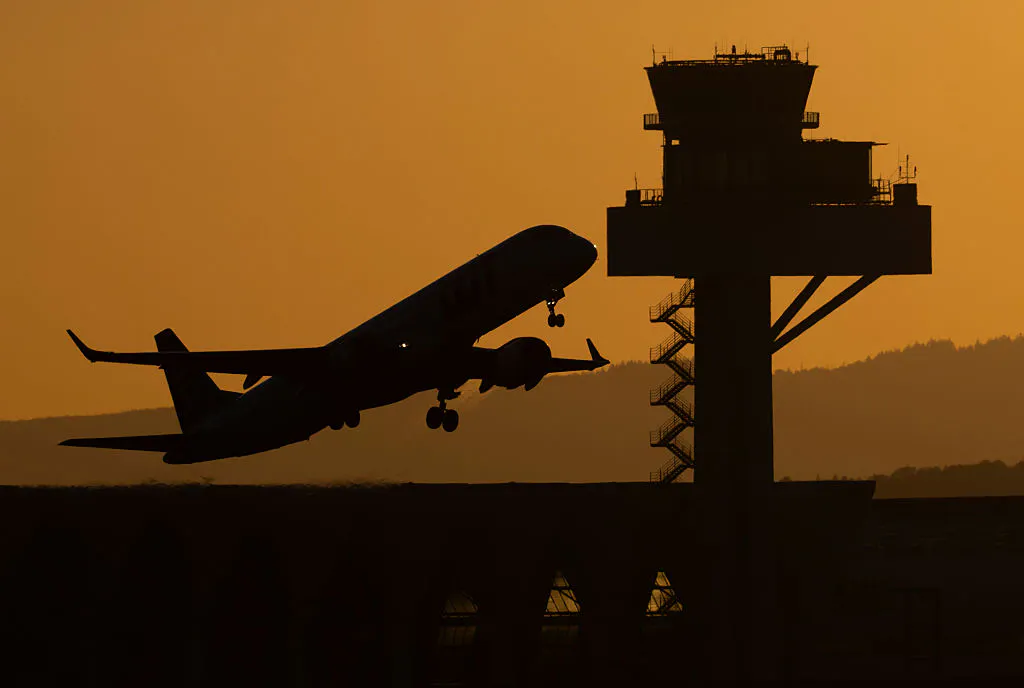 Airlines surge following Powell’s hint at a September rate cut
