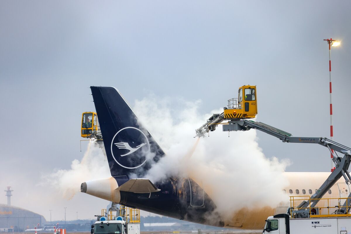 Lufthansa Pilots, Crews to Strike Thursday as Talks Fail