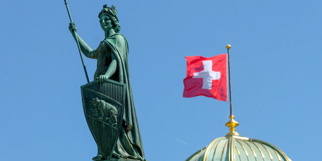 Swiss Franc Rises as Dollar Eases and French-German Yield Spreads Widen Sharply